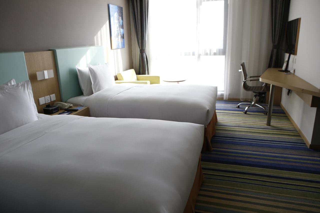 Holiday Inn Express Yingkou Onelong Plaza By Ihg Gaizhou Exterior foto