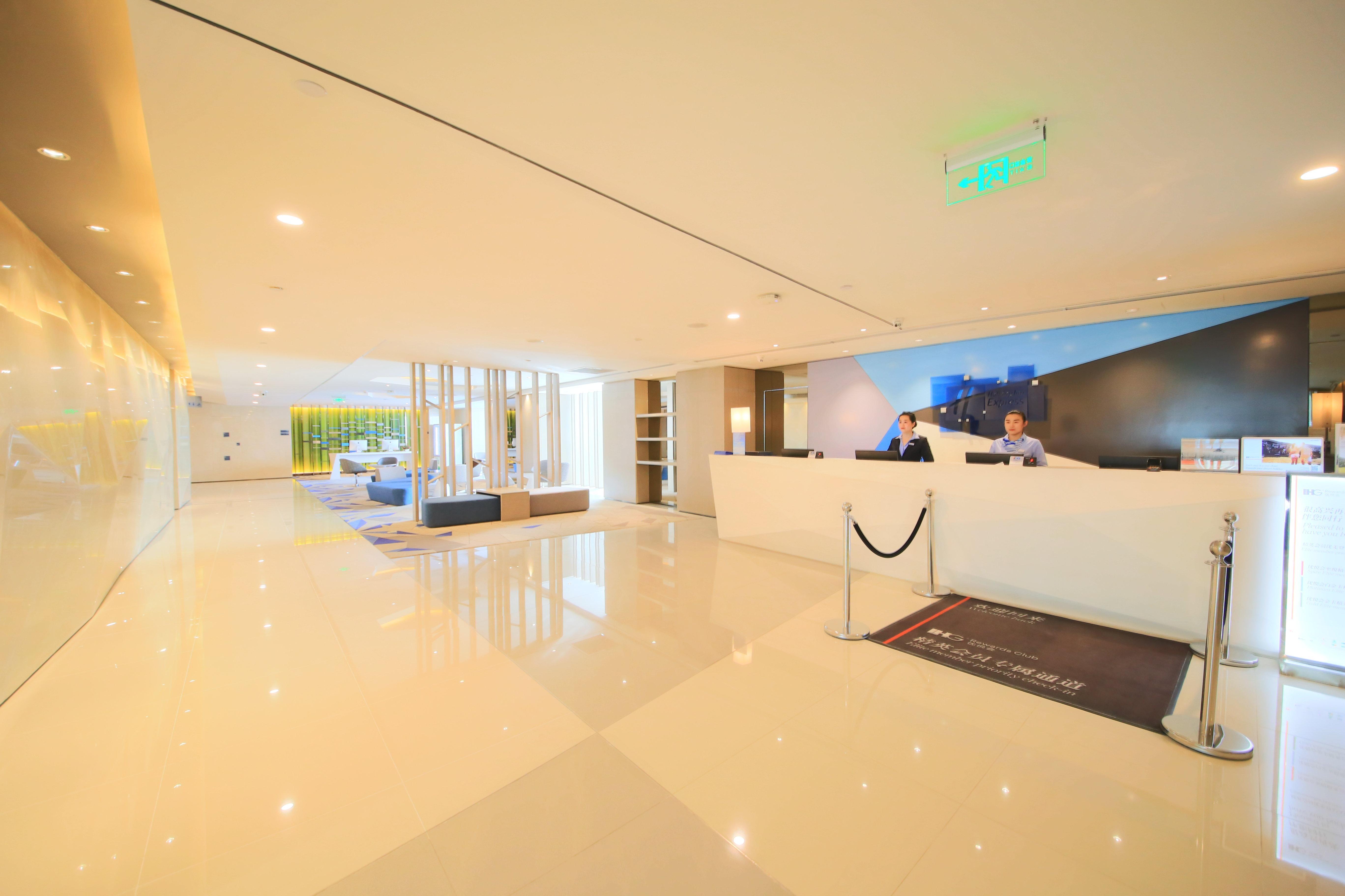 Holiday Inn Express Yingkou Onelong Plaza By Ihg Gaizhou Exterior foto